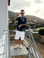 614712906: Chico busca chica en Las Palmas