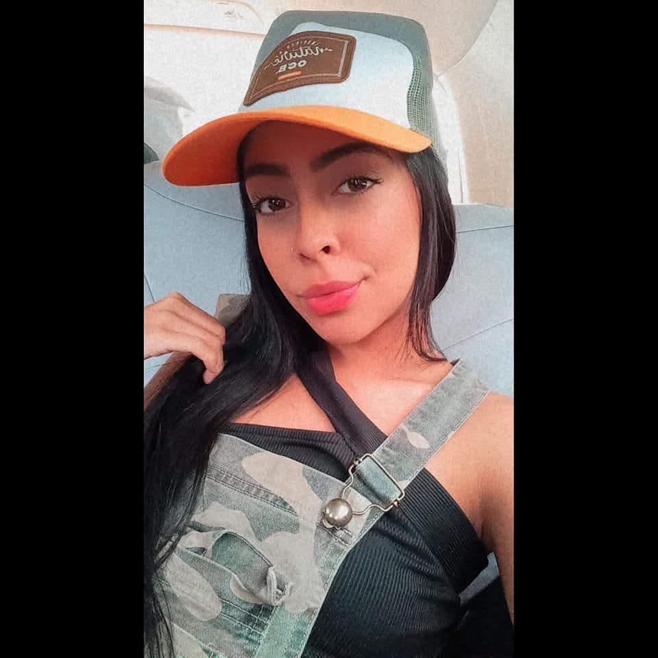 613981338: Chica busca chico en Barcelona