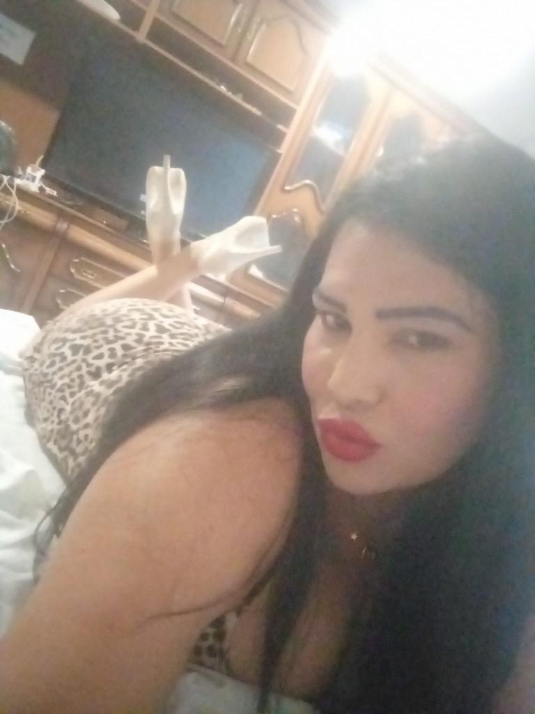 664009851: Chica busca chico en Valencia