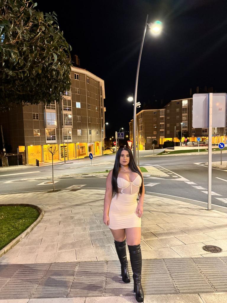 643975754: Chica busca chico en Lugo