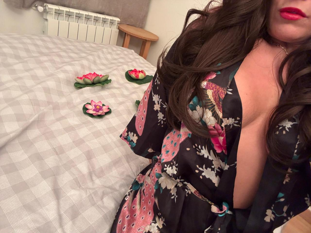 611223267: Chica busca chico en Madrid