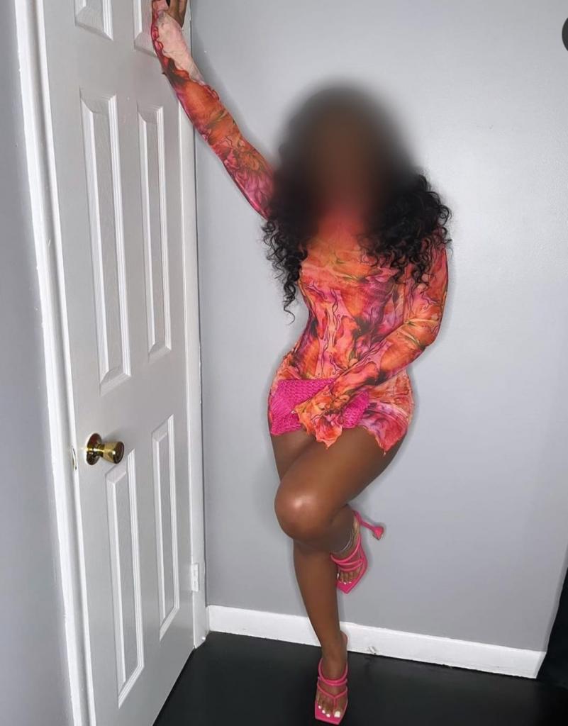 Chica busca chico en Málaga: Chica busca chico