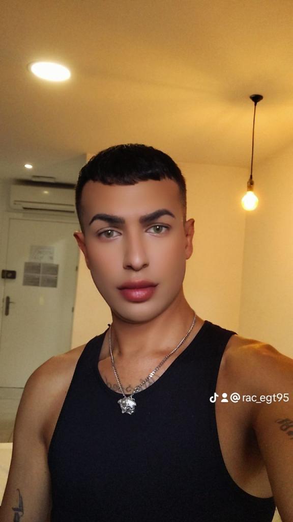 Chico busca chica en Cádiz: 