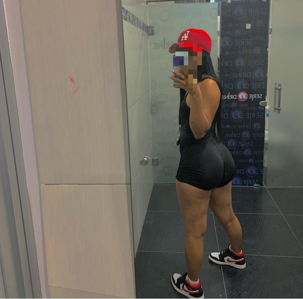 634693185: Chica busca chico en Sevilla