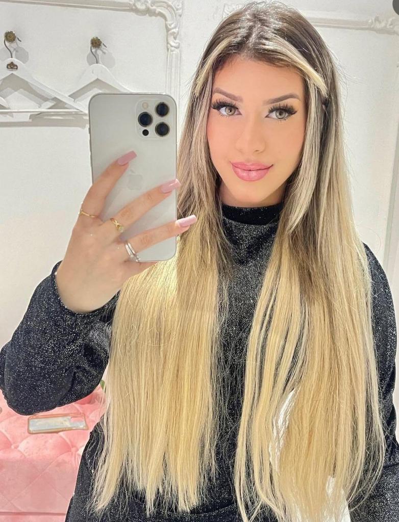 614008316: Chica busca chico en Barcelona