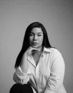 664341896: Chica busca chico en Barcelona