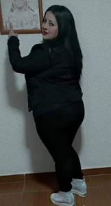 614745589: Chica busca chico en Barcelona