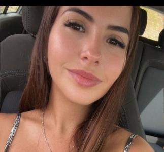 697782063: Chica busca chico en Málaga