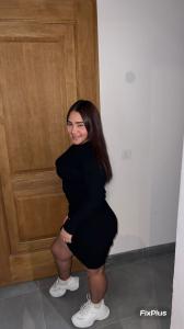 631086796: Chica busca chico en Barcelona