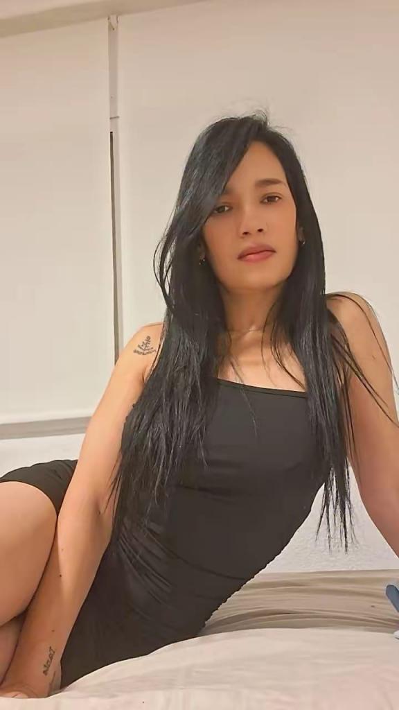 692123321: Chica busca chico en Ibiza