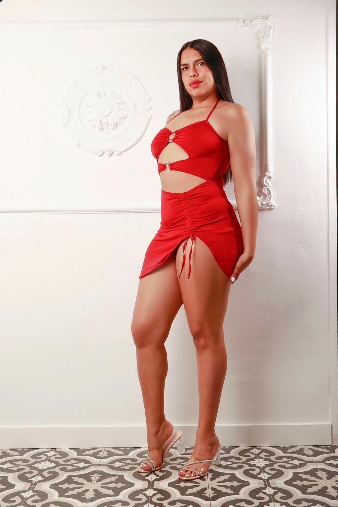 689855644: Chica busca chico en Barcelona