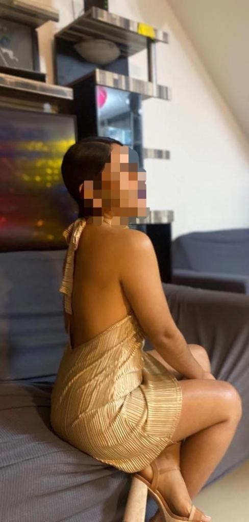 634895728: Chica busca chico en Málaga