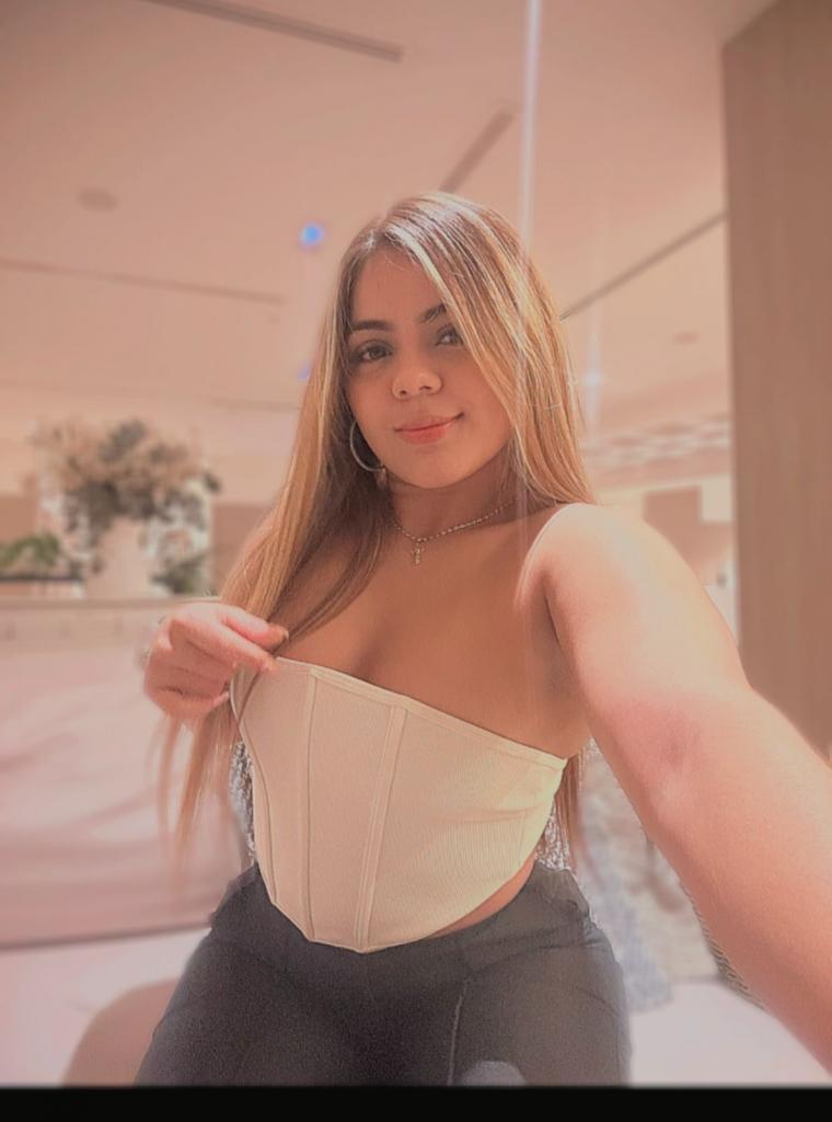 647695790: Chica busca chico en Mallorca