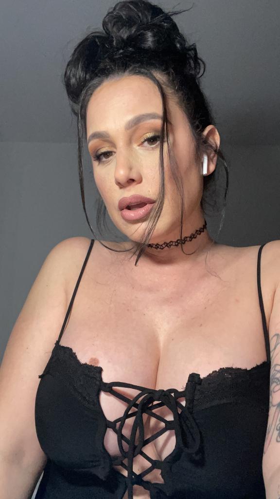 631868153: Chica busca chico en Barcelona