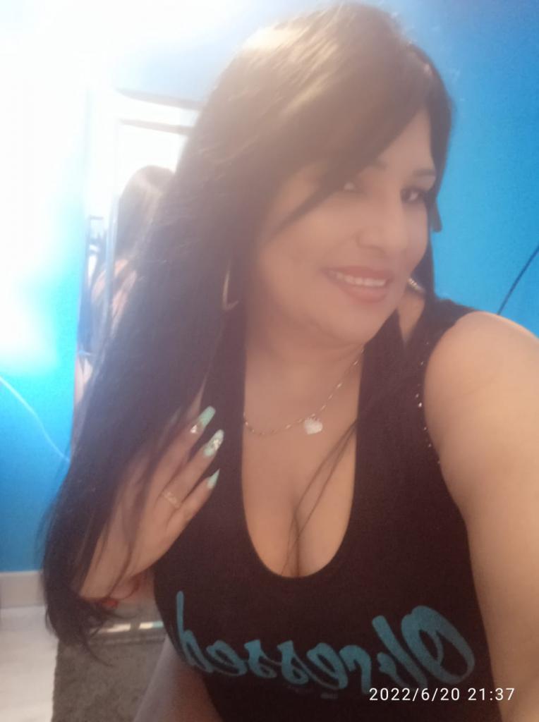 664009851: Chica busca chico en Valencia