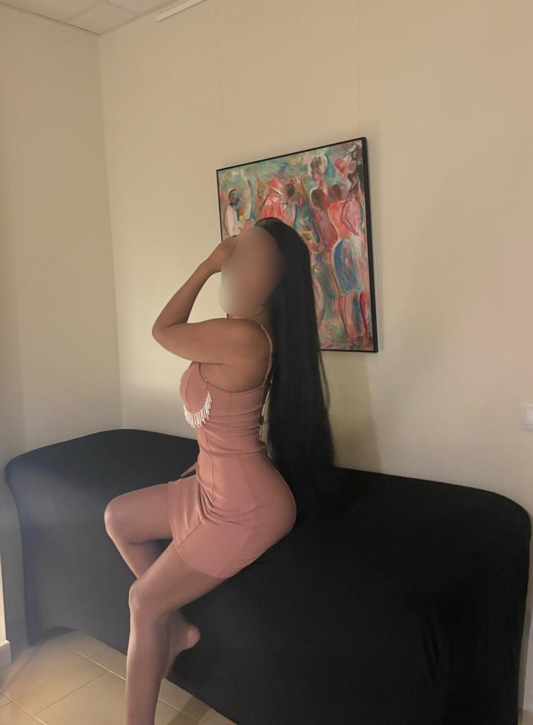 627559891: Chica busca chico en Barcelona