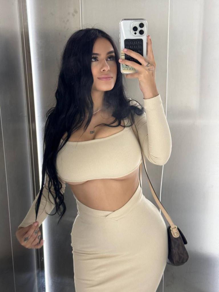 664036176: Chica busca chico en Barcelona