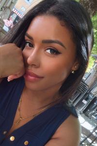 671134267: Chica busca chico en Sevilla