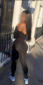 614740546: Chica busca chico en Navarra