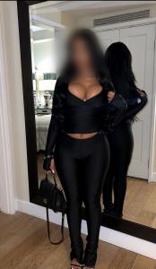 614740546: Chica busca chico en Navarra