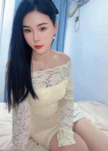 605441899: Chica busca chico en Sevilla