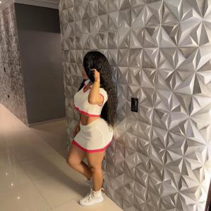 624265121: Chica busca chico en Gerona