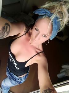 624735389: Chica busca chico en Alicante