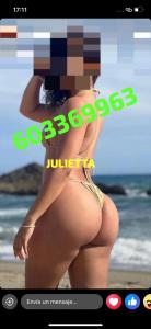 631379748: Chica busca chico en Barcelona