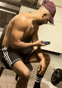 624515205: Chico busca chica en Barcelona