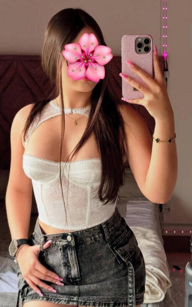 613681068: Chica busca chico en Sevilla