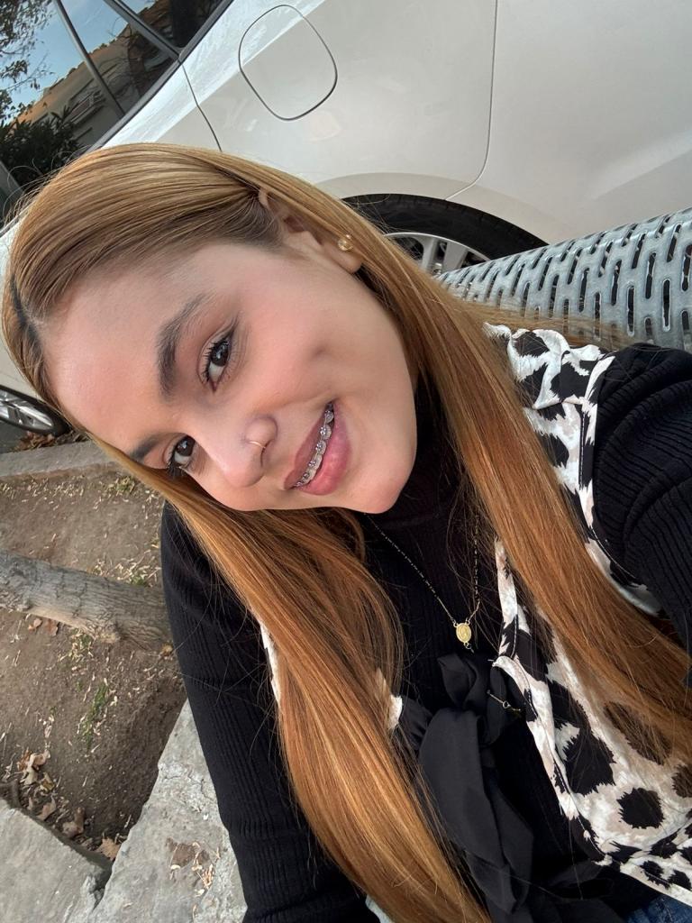 614810294: Chica busca chico en Sevilla