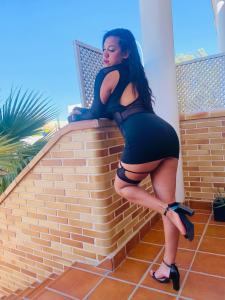 647781560: Chica busca chico en Barcelona