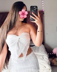 613681068: Chica busca chico en Sevilla