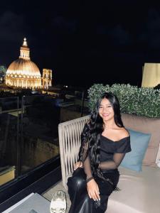 692123321: Chica busca chico en Ibiza