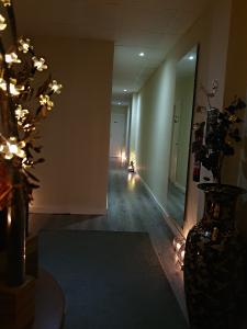 931788413: Chica busca chico en Barcelona