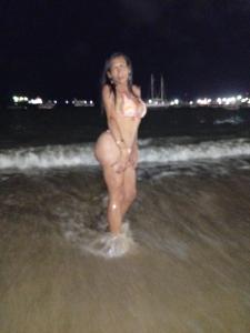 641520850: Chica busca chico en Barcelona