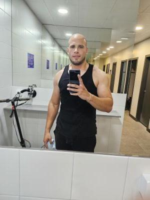 617253470: Chico busca chica en Barcelona