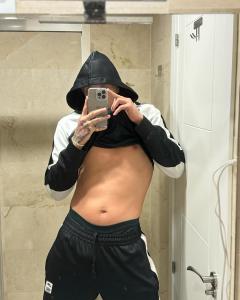 Chico busca chica en Sevilla: 