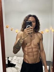 641120323: Chico busca chica en Madrid