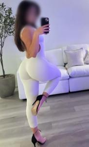 Chica busca chico en Huelva: 