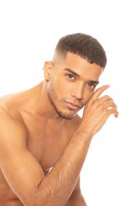 658168866: Chico busca chica en Madrid