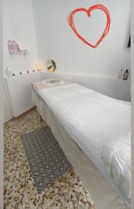 603370254: Chica busca chico en Madrid