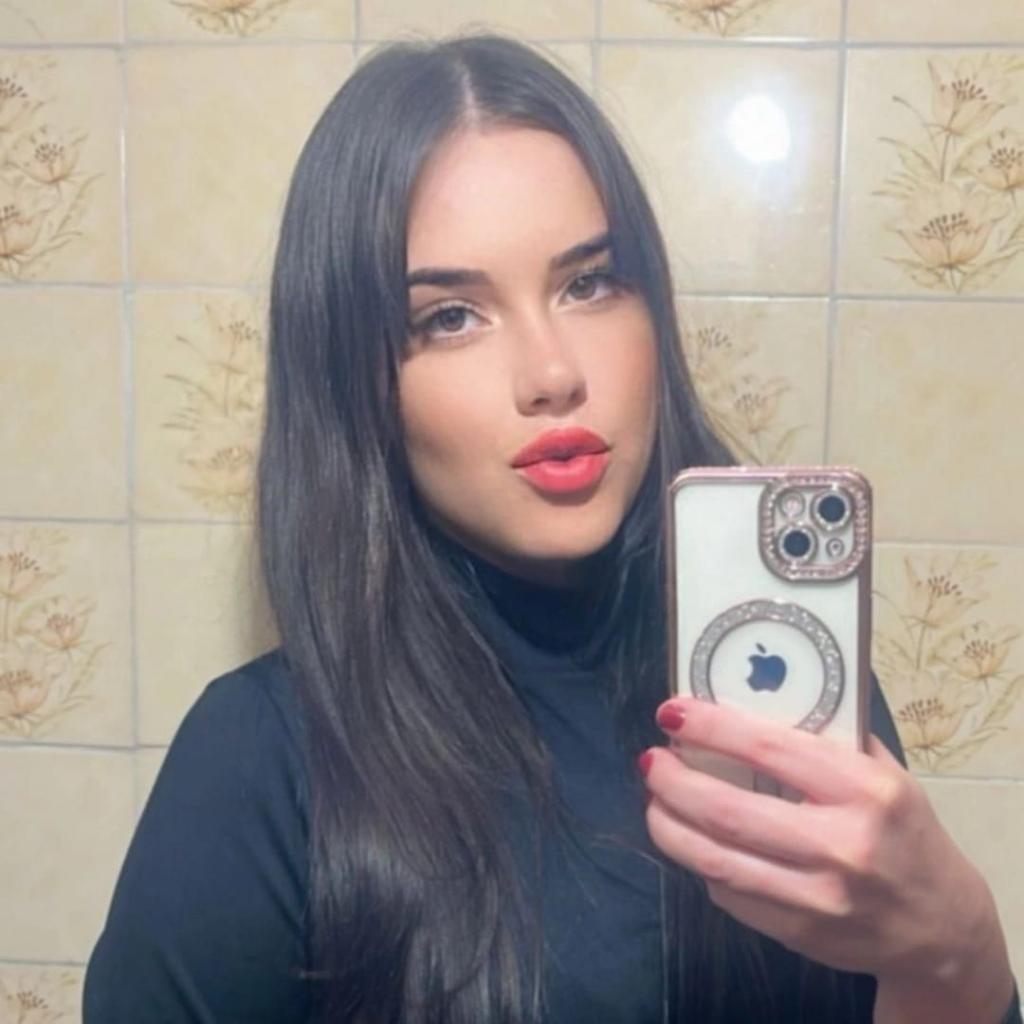 637565860: Chica busca chico en Murcia