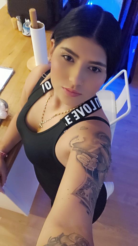 653219563: Chica busca chico en Cádiz