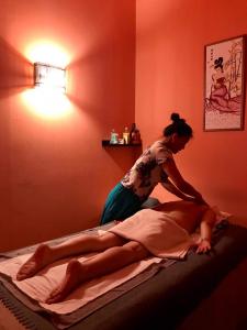 932226595: Chica busca chico en Barcelona