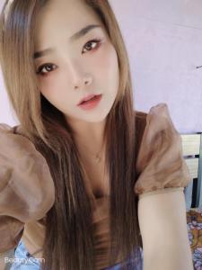 651717448: Chica busca chico en Barcelona