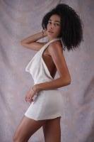 656865839: Chica busca chico en Navarra