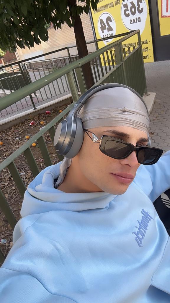 662567137: Chico busca chica en Sevilla