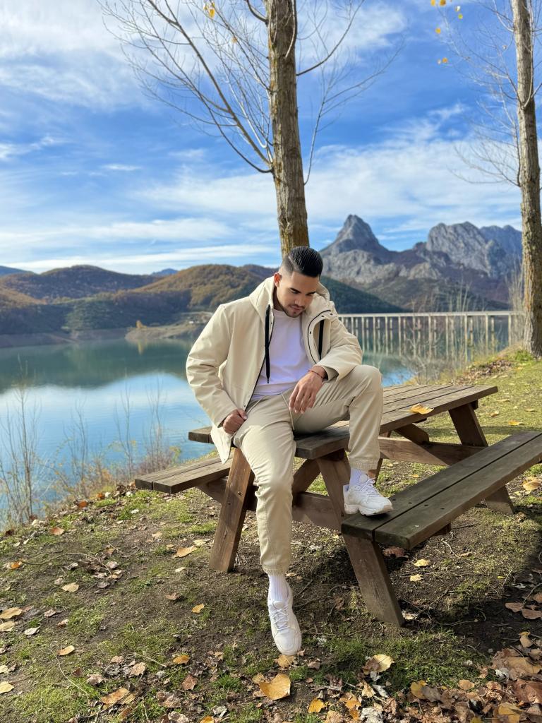 641918611: Chico busca chica en Cádiz