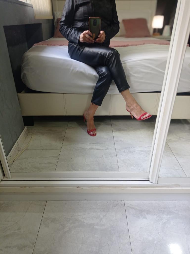 711274441: Chica busca chico en Madrid